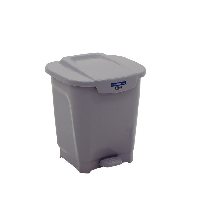 Trash bin store