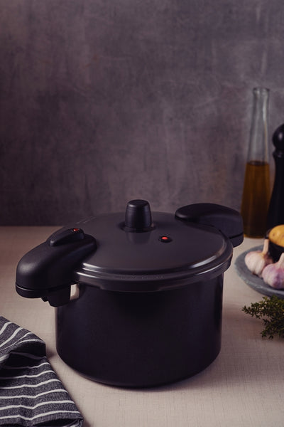 Valencia Black Pressure Cooker 24cm